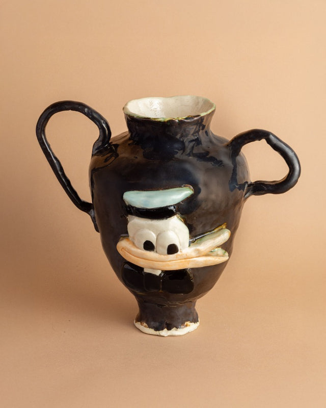 Jarrón Donald, 2025